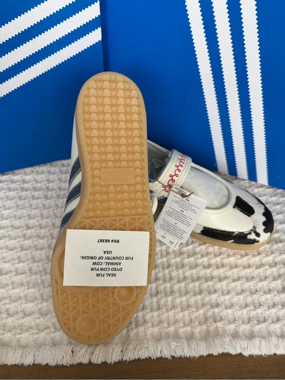 adidas x Disney Pixar Toy Story Samba Jane Jessie - Picture 10 of 11